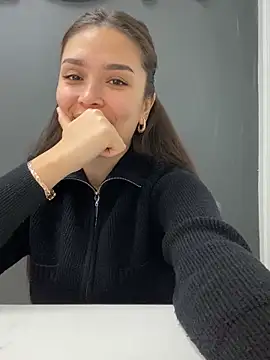 Snapshot of Sweet_Lollypop chatting on October 2025 06:35:02 AM Sweet Lollypop online show from October 2025 06:35:02 AM