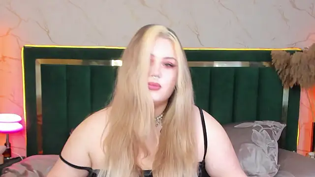 Snapshot of rosal1a chatting on March 2026 06:03:01 PM rosal1a online show from March 2026 06:03:01 PM