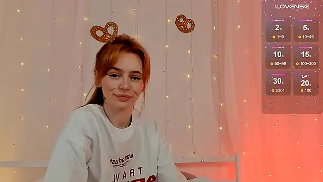 Snapshot of Phoenix_Margo chatting on September 2025 04:03:02 AM Phoenix Margo online show from September 2025 04:03:02 AM