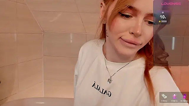 Snapshot of Phoenix_Margo chatting on October 2025 09:39:01 AM Phoenix Margo online show from October 2025 09:39:01 AM