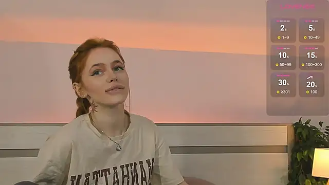 Snapshot of Phoenix_Margo chatting on October 2025 03:17:01 AM Phoenix Margo online show from October 2025 03:17:01 AM