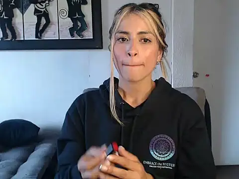 Liamiler01  online show from February 2025 06:24:01 PM