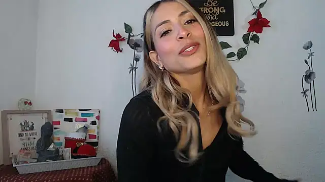 Liamiler01  online show from March 2025 12:25:01 PM