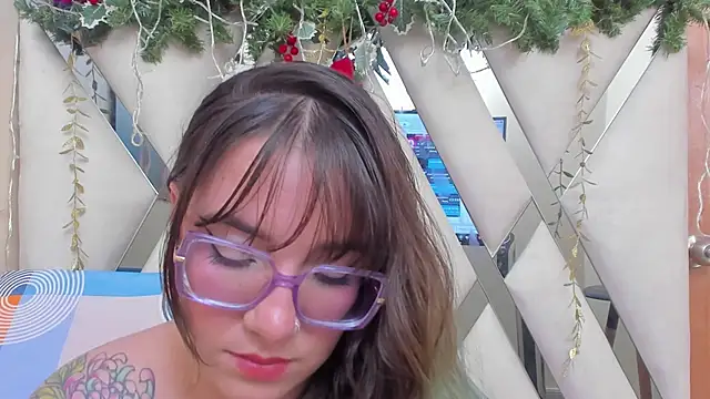 Snapshot of DEVA_BLUE_ chatting on December 2024 05:20:01 AM DEVA BLUE online show from December 2024 05:20:01 AM