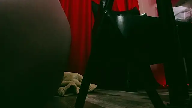 Frau  Lilith online show from February 2025 08:01:01 PM