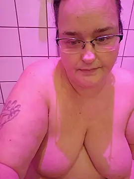 Snapshot of XxGipsyxX chatting on February 2026 02:24:02 PM XxGipsyxX online show from February 2026 02:24:02 PM