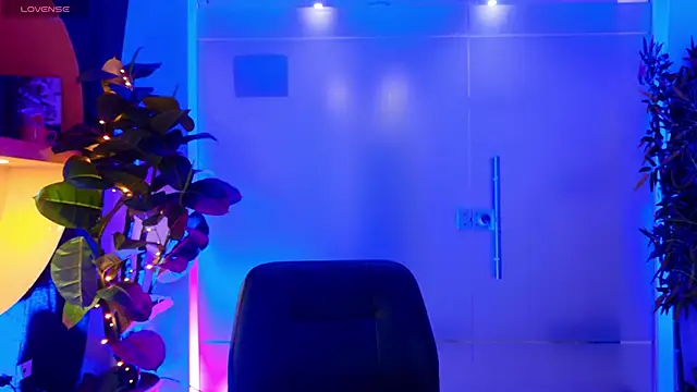 Snapshot of MalaikaBrown chatting on October 2025 12:06:01 PM MalaikaBrown online show from October 2025 12:06:01 PM