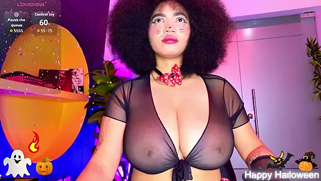 Snapshot of MalaikaBrown chatting on October 2025 12:17:02 PM MalaikaBrown online show from October 2025 12:17:02 PM