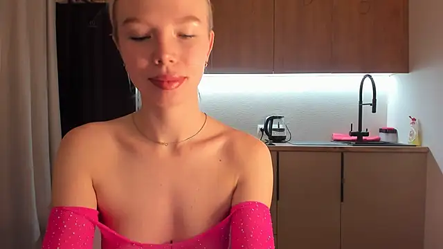 Snapshot of Olivia_Bells chatting on December 2024 09:22:02 PM Olivia Bells online show from December 2024 09:22:02 PM