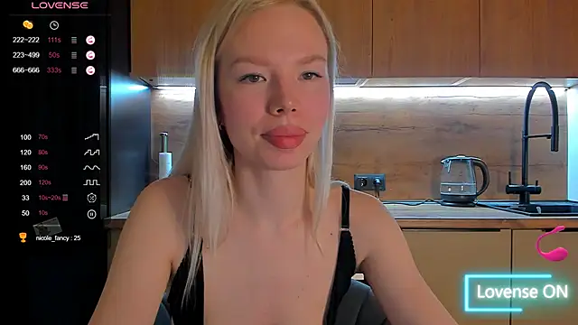 Snapshot of Olivia_Bells chatting on April 2026 09:45:01 PM Olivia Bells online show from April 2026 09:45:01 PM