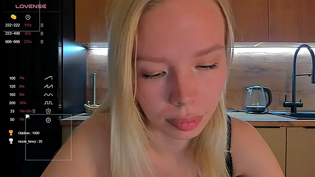 Snapshot of Olivia_Bells chatting on May 2026 08:04:02 PM Olivia Bells online show from May 2026 08:04:02 PM