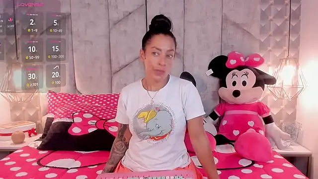 NiicolleMiller online show from October 2025 01:03:02 AM