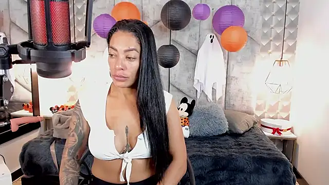 NiicolleMiller online show from October 2025 03:08:01 PM