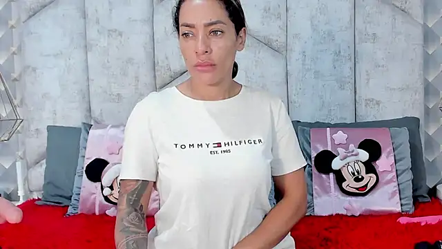 NiicolleMiller online show from December 2025 12:58:02 PM