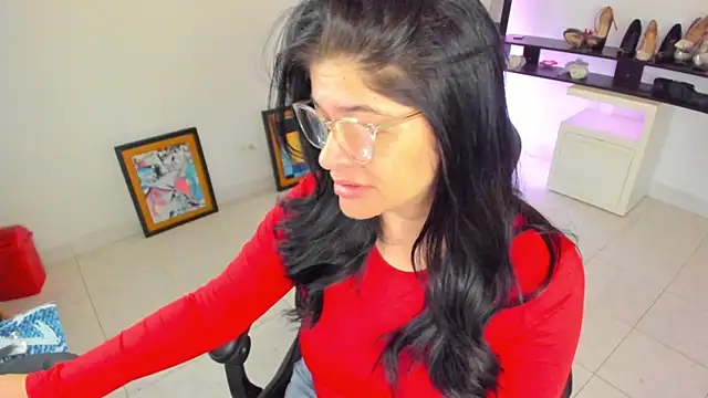 Snapshot of BellaFlaming chatting on April 2026 11:01:02 AM BellaFlaming online show from April 2026 11:01:02 AM