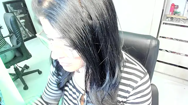 Snapshot of BellaFlaming chatting on June 2026 11:13:02 AM BellaFlaming online show from June 2026 11:13:02 AM