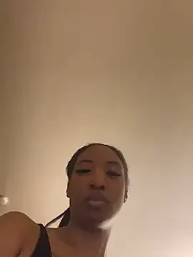 Snapshot of Iceblanca chatting on February 2025 06:40:01 AM Iceblanca online show from February 2025 06:40:01 AM