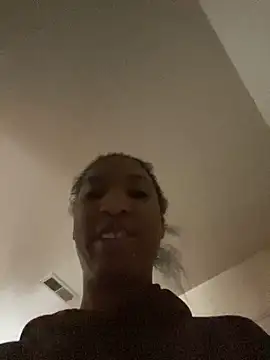 Snapshot of Iceblanca chatting on March 2025 09:59:01 PM Iceblanca online show from March 2025 09:59:01 PM