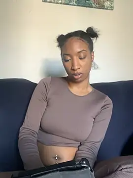 Snapshot of Iceblanca chatting on March 2025 04:38:02 AM Iceblanca online show from March 2025 04:38:02 AM