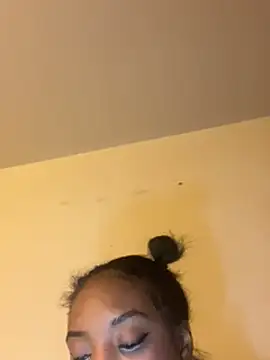 Snapshot of Iceblanca chatting on March 2025 07:45:01 AM Iceblanca online show from March 2025 07:45:01 AM