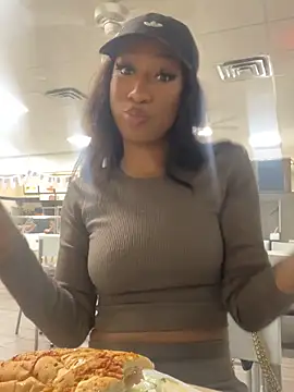 Snapshot of Iceblanca chatting on October 2025 12:02:01 AM Iceblanca online show from October 2025 12:02:01 AM