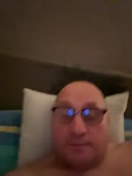 Snapshot of vanjbi45 chatting on September 2025 09:18:01 PM vanjbi45 online show from September 2025 09:18:01 PM