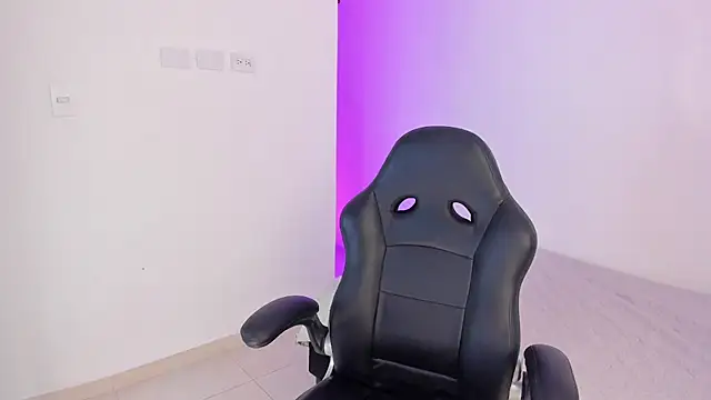 Snapshot of AnitaHaywood_ chatting on November 2025 09:28:01 PM AnitaHaywood online show from November 2025 09:28:01 PM