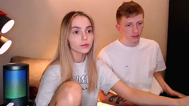 juliaanddima online show from November 2025 09:58:01 PM