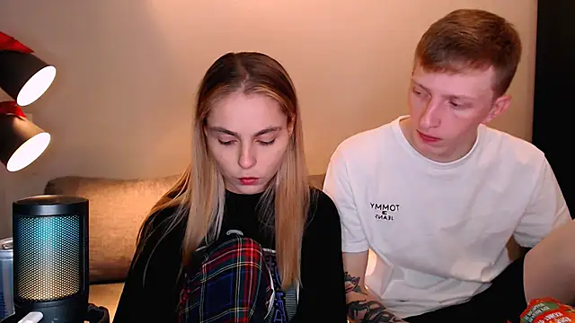 juliaanddima online show from November 2025 10:09:01 PM