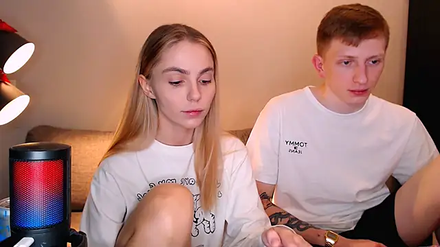 juliaanddima online show from November 2025 10:52:02 PM