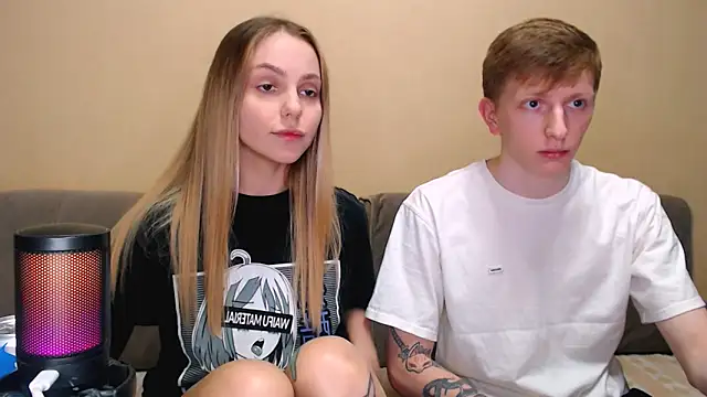 juliaanddima online show from February 2026 10:41:02 PM