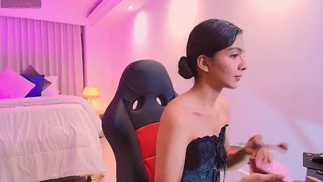 miiaa evans online show from February 2025 03:27:01 AM