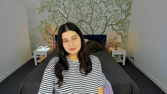 Linda EX online show from January 2025 11:22:01 AM