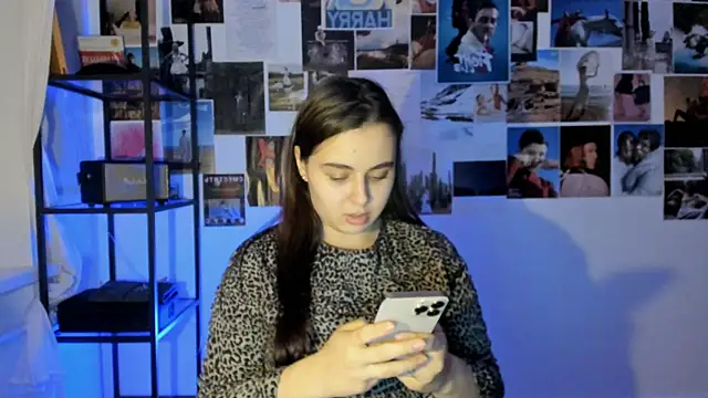 Snapshot of Tenderalise chatting on December 2024 06:20:02 PM Tenderalise online show from December 2024 06:20:02 PM