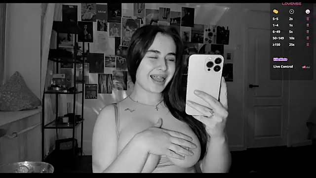 Snapshot of Tenderalise chatting on December 2024 06:09:01 PM Tenderalise online show from December 2024 06:09:01 PM