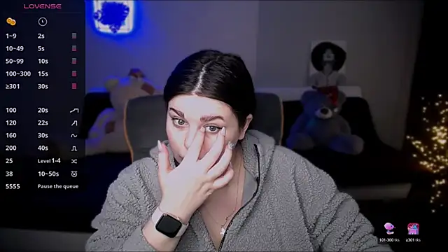 Emily Mo online show from January 2025 06:28:02 AM