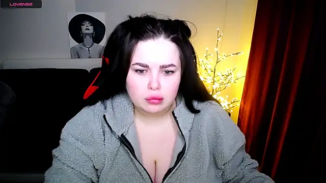 Emily Mo online show from February 2025 06:32:01 AM