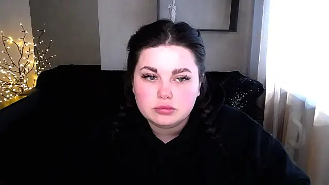 Emily Mo online show from March 2025 09:34:02 AM