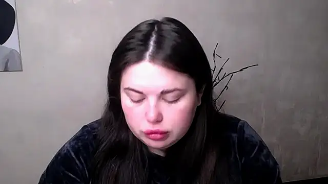 Emily Mo online show from September 2025 05:34:02 AM