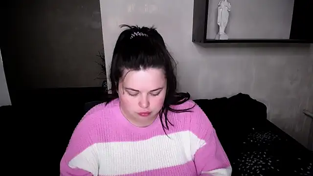 Emily Mo online show from October 2025 05:32:02 AM