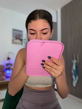 Your Honeey online show from December 2024 09:00:02 PM