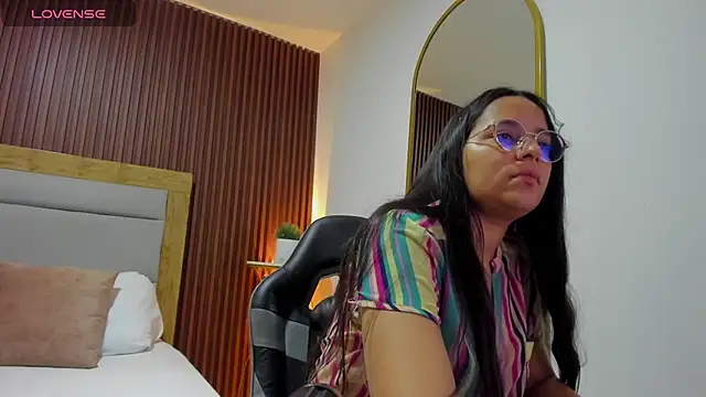 lucy blue28 online show from April 2026 12:56:01 PM