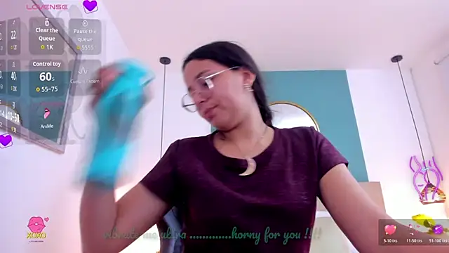 Snapshot of lucy_blue28 chatting on May 2026 01:18:01 PM lucy blue28 online show from May 2026 01:18:01 PM