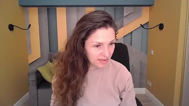 EllaLong online show from March 2026 12:33:01 PM