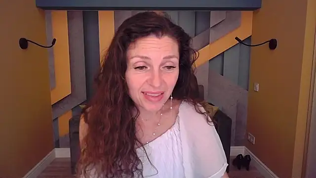 Snapshot of EllaLong chatting on June 2026 02:33:01 PM EllaLong online show from June 2026 02:33:01 PM