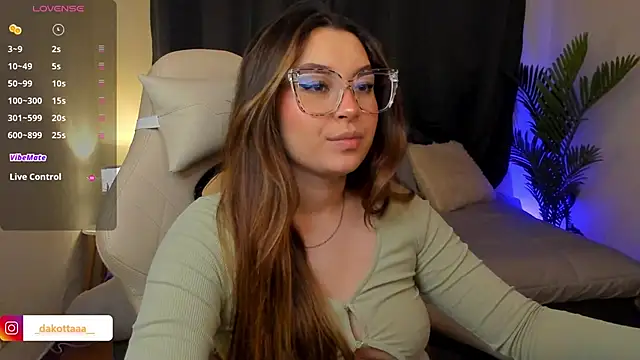 dakottaa  online show from November 2025 11:37:01 PM