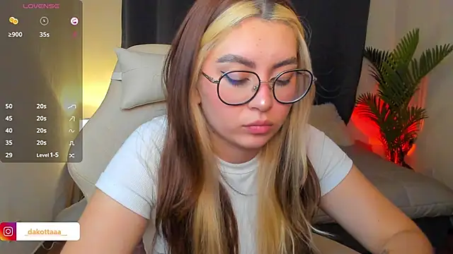 dakottaa  online show from May 2026 12:28:02 AM