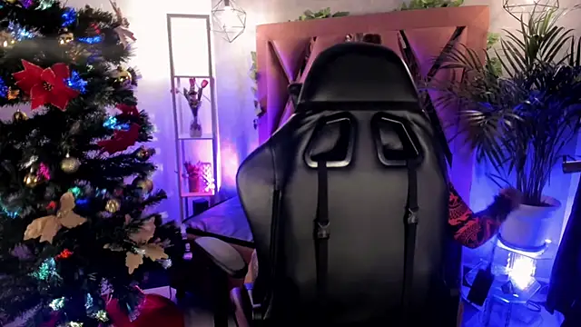 Snapshot of Megan_inked chatting on December 2024 02:52:01 AM Megan inked online show from December 2024 02:52:01 AM