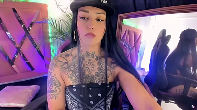 Snapshot of Megan_inked chatting on February 2025 02:55:01 AM Megan inked online show from February 2025 02:55:01 AM