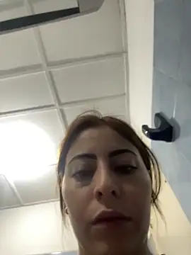 LilaSuni online show from November 2025 01:00:02 PM